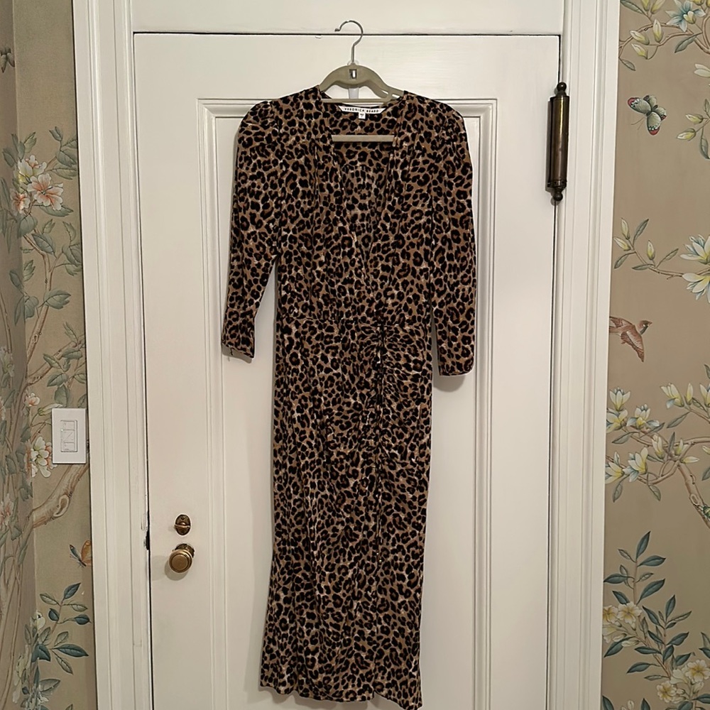 Leopard Veronica Beard dress sz 4! Fully lined, Hidden zippers buttons. Worn 1x